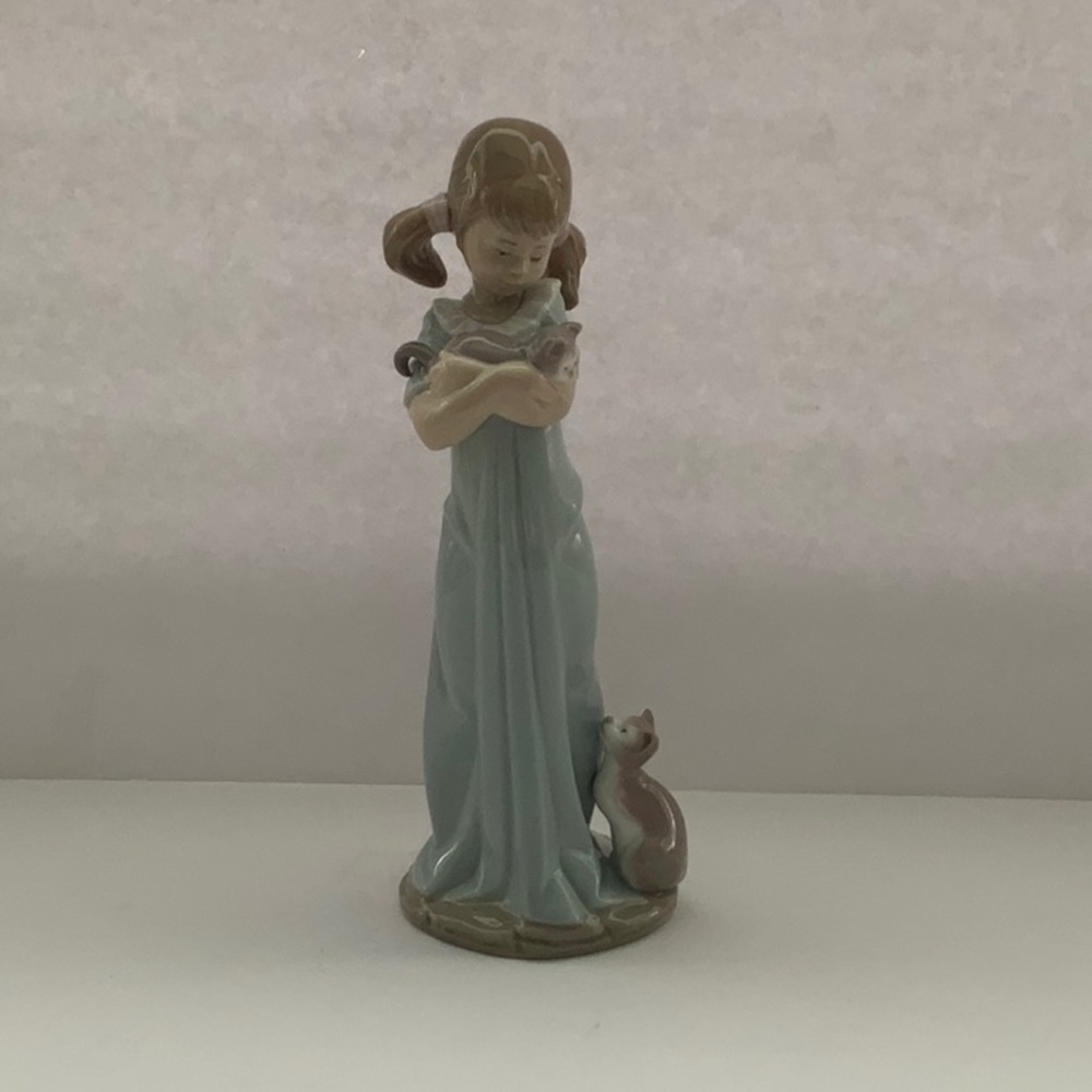 Lladro Figurine #5743 Don’t Forget Me!